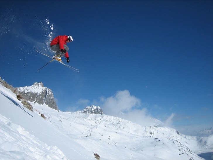 Ett litet dropp en skön dag i andermatt.. Foto: Martin Karlsson. Åkare: Jonas Persson.