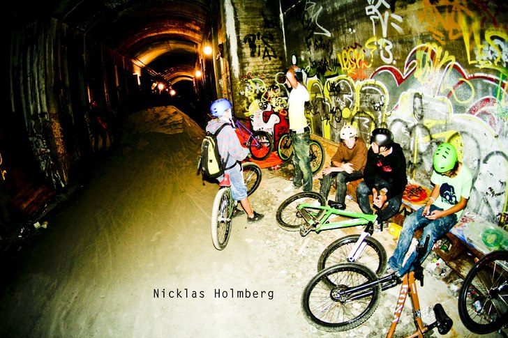 nicklasholmberg.se. Foto: Nicklas Holmberg. Åkare: Ja vem kan du vara!.