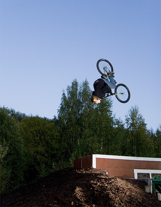 Backflip :). Foto: Kenneth Einars. Åkare: Alex Bäckvall (jag).