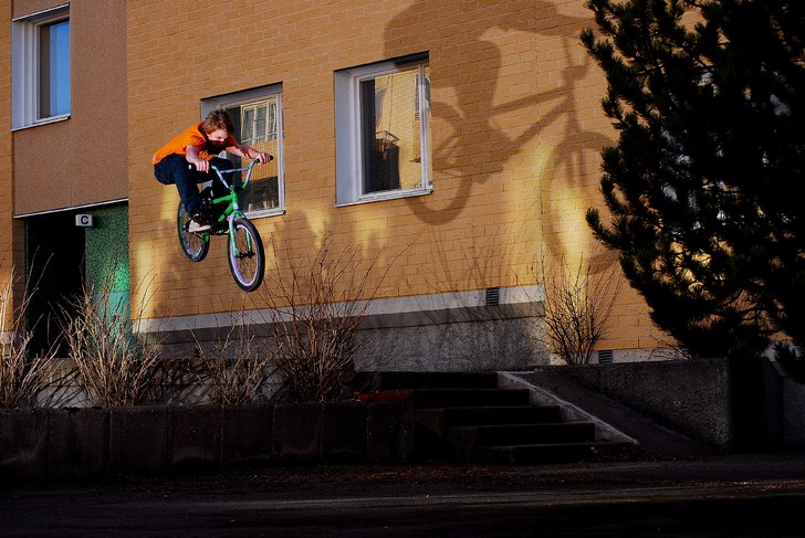 En solig dag den 25 februari när vi inte var i Ku. Foto: Simon Lindberg. Åkare: Pontus Jonsson.