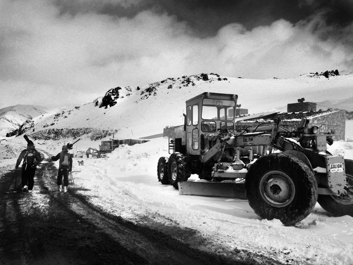 På toppen av skidområdet av Dizin börjar hajkan. Foto: Martin Magnusson. Åkare: Johan Mårtensson och Fredrik Westman.