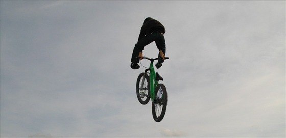 heelklicker. Foto: kevin notlöv. Åkare: John Barkeling.