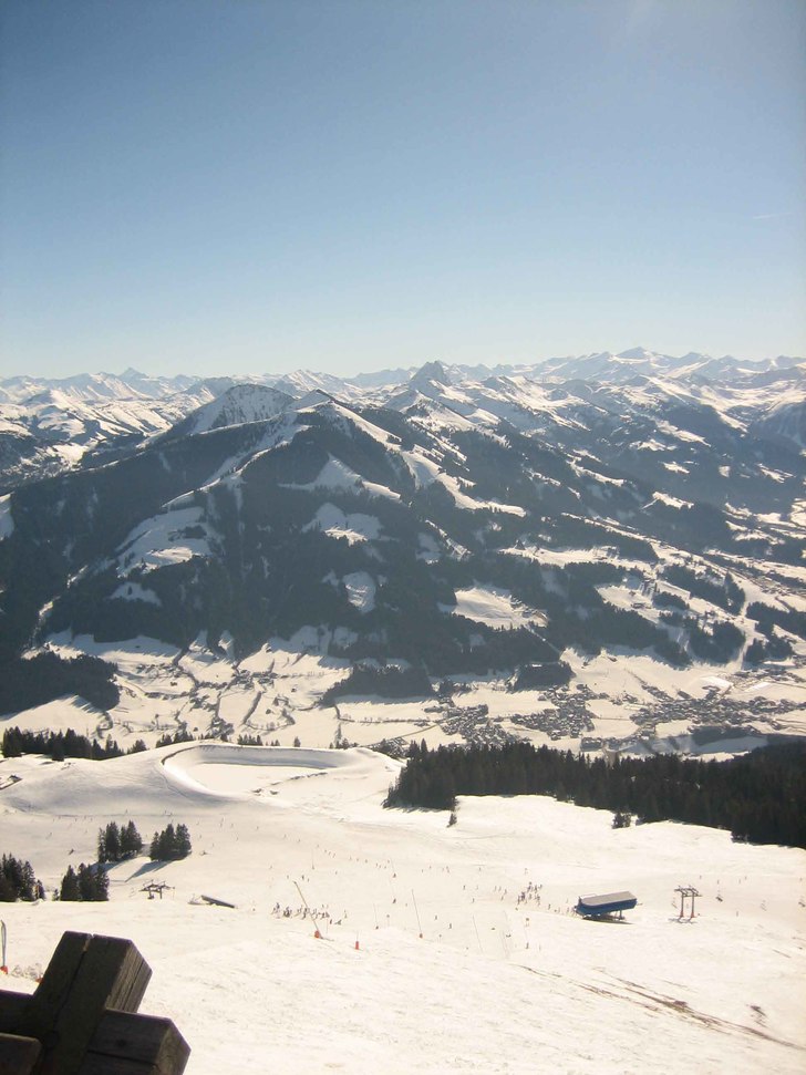 Utsikt från toppen av Hohe Salve mot Westendorf. Foto: Johan Lindqvist.