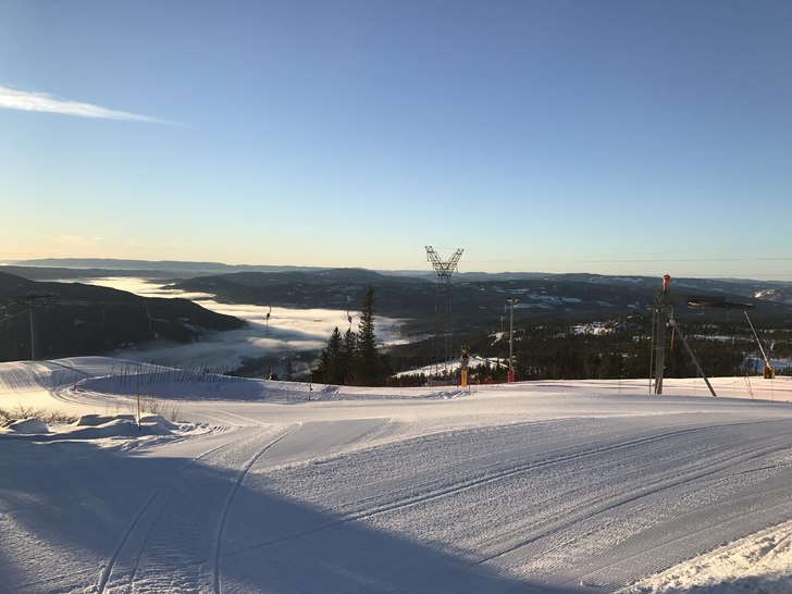 Sola skinner, og det er flotte forhold i løypene!.