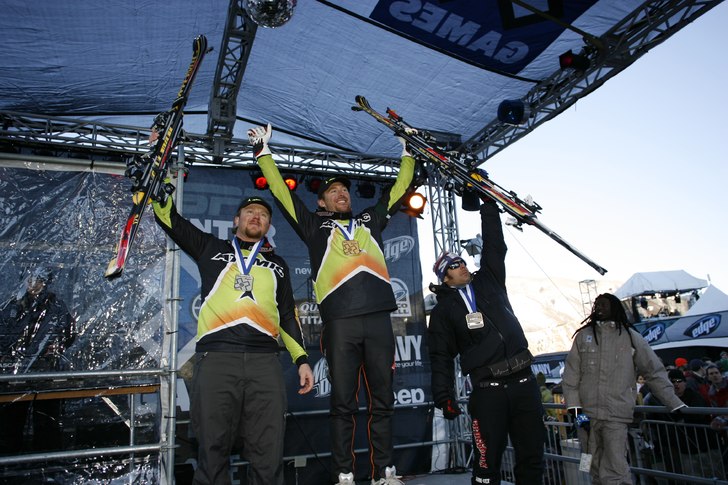 Foto: Eric Lars Bakke /Shazamm/ESPN Images. Åkare: Jake Fiala, Casey Puckett och Enak Gavaggio.