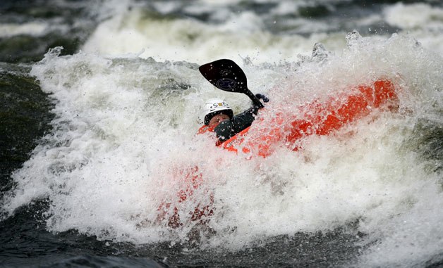 Uppdrags jobb... . Foto: Roger J Karlzon. Åkare: Maria Lindgren.