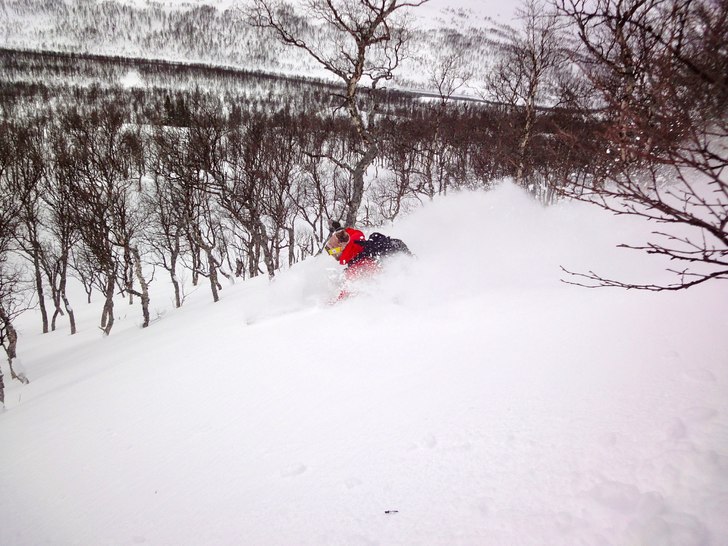 Daniel Klintefelt njuter av Laptentjahke brantåk . Foto: Mattias Skantz.