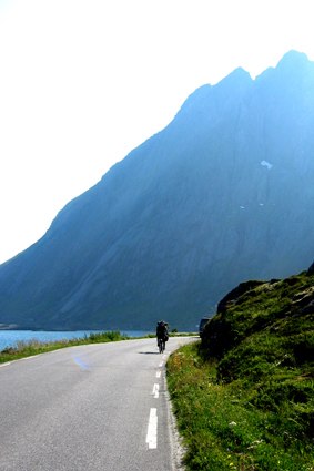 "Tour de Lofoten". Foto: Cilla Kjellberg. Åkare: Maria Kjellman.