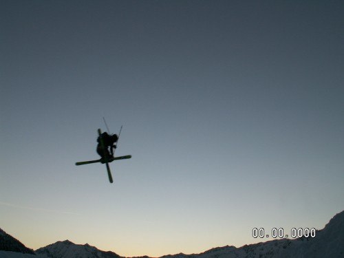 Vi byggde ett litet hopp!. Foto: Gabriella Larnebring. Åkare: Johan Berglund.