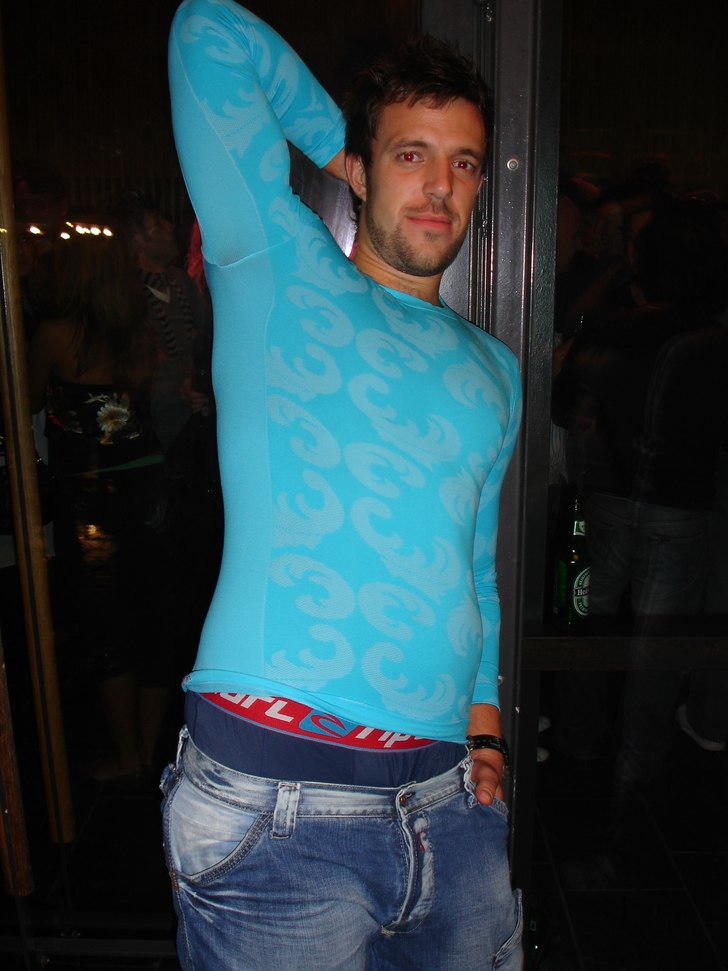 Foto: Stefan Brodén. Åkare: Naken-Anders ville också prova Kari Traa's härliga tröja.