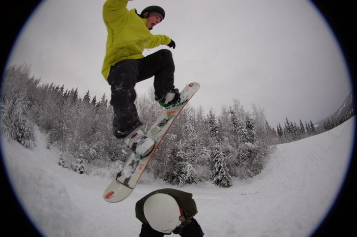 Matte bonkar. Foto: Daniel Eriksson. Åkare: Mattias Ahlnander.