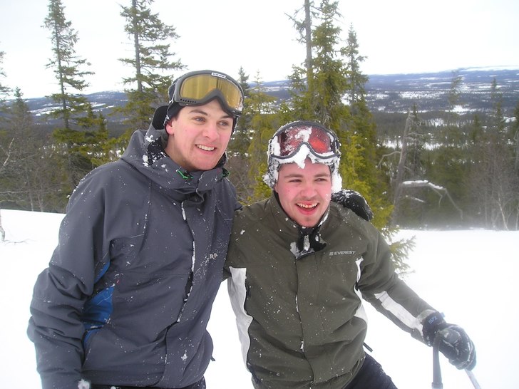 Elo och Simon körde monoski och slutade med en gi. Foto: Patrick Lundholm. Åkare: Kristoffer Elo och Simon Karlsson.