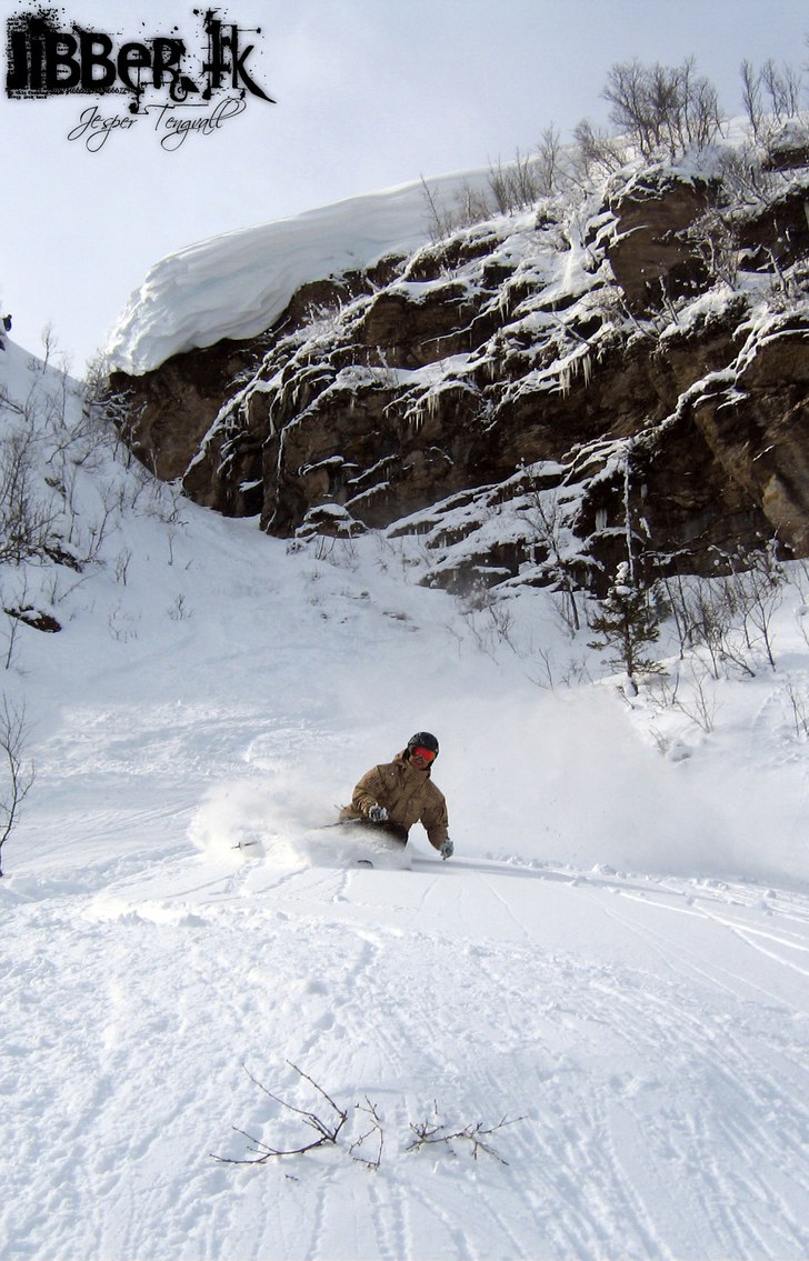 Vi fick första åken ner för La Puta 4 april eft. Foto: Oskar Brandberg. Åkare: Jesper Tengvall.