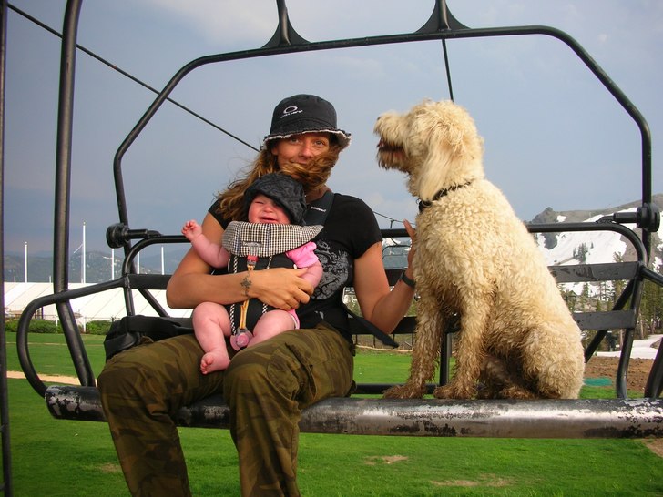 MIN FÄSTMÖ MALIN, VÅRAN DOTTER SAGA OCH HUNDEN . Foto: Anders Björklund. Åkare: MALIN, SAGA OCH DAISY.