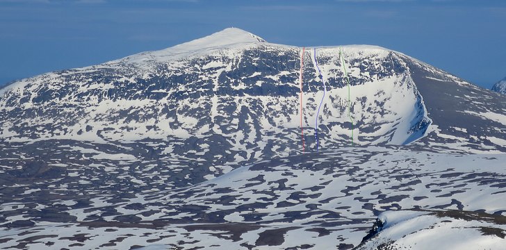 Ryggen till höger är bra att skida upp i för en. Foto: Mattias Skantz.
