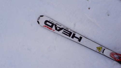 HEAD ISPEED
Mycket bra skida i pisten med hårda .