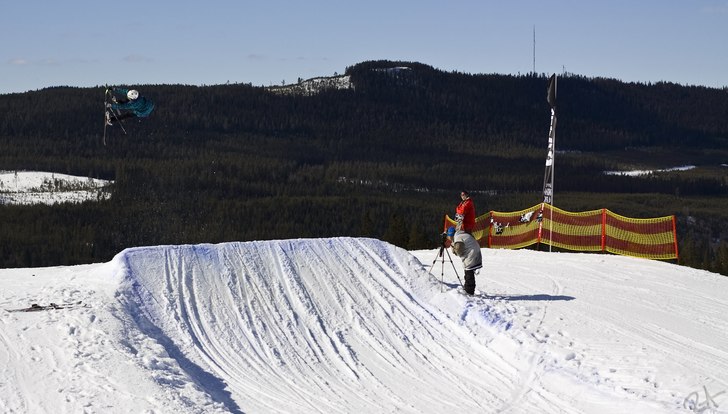 Douglas Källsbo kör stort under påskhelgen i kl. Foto: Robin Andersson. Åkare: Douglas Källsbo.