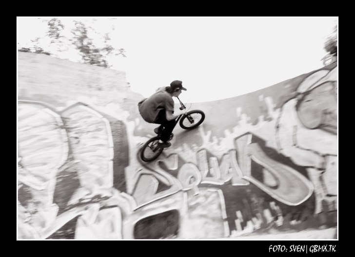 curved wallride. Foto: Sven Wirén. Åkare: Morgan Larsson.