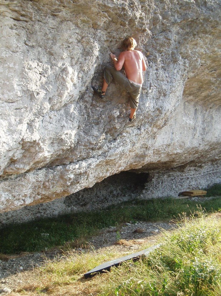 Boulder upp för en fin fin 6. Foto: Sandra. Åkare: Christo.