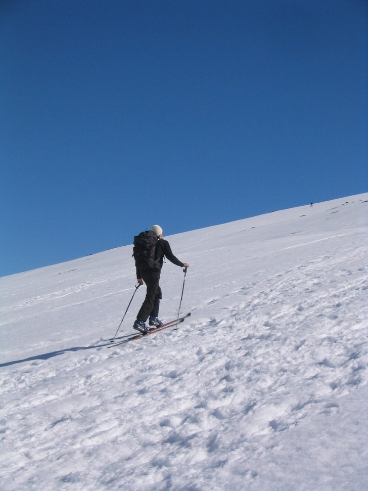 Lite hiking sista dagen, varmt som i en bastu.. Foto: Jonas Bergström. Åkare: Sven Andersson.