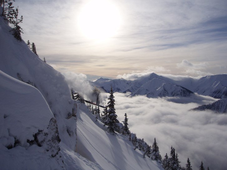 En magisk dag strax ovan molnen........ Foto: Jonatan Odby. Åkare: Daniel från Umeå.