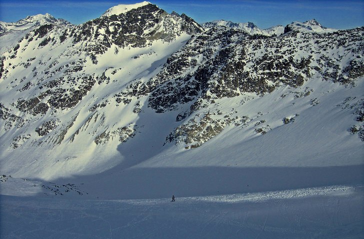 Windlippen på Blackcomb, tagen från toppen mot S. Foto: Emil Rydell.