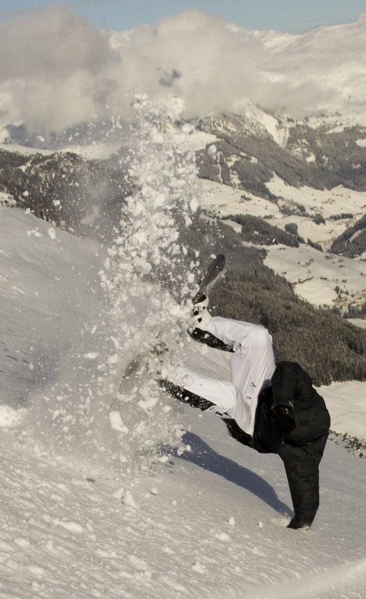 Snöade 2 dagar när vi va ner till mayrhofen så . Foto: Kim Hammar. Åkare: Rasmus Hammar.