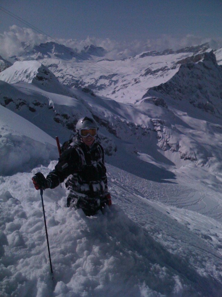 Epic day on Fredde's powder tour. Foto: Fredrik Edwall. Åkare: Christian "lillebrollan" Torgerzon.