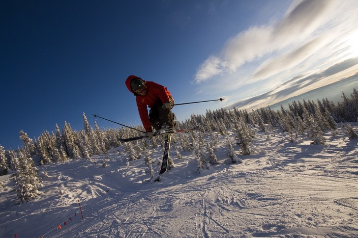 fra hafjell i helgen. patrik hopper med kamera... Foto: Patrik Backsæther. Åkare: Alex Backsæther.