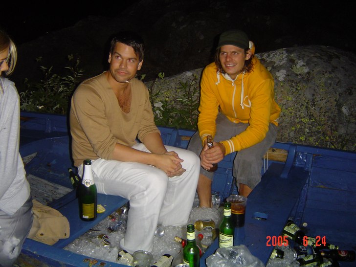 jag: ska vi tävla vem som kan kyla fötterna län. Foto: vet ej. Åkare: micke och jag.