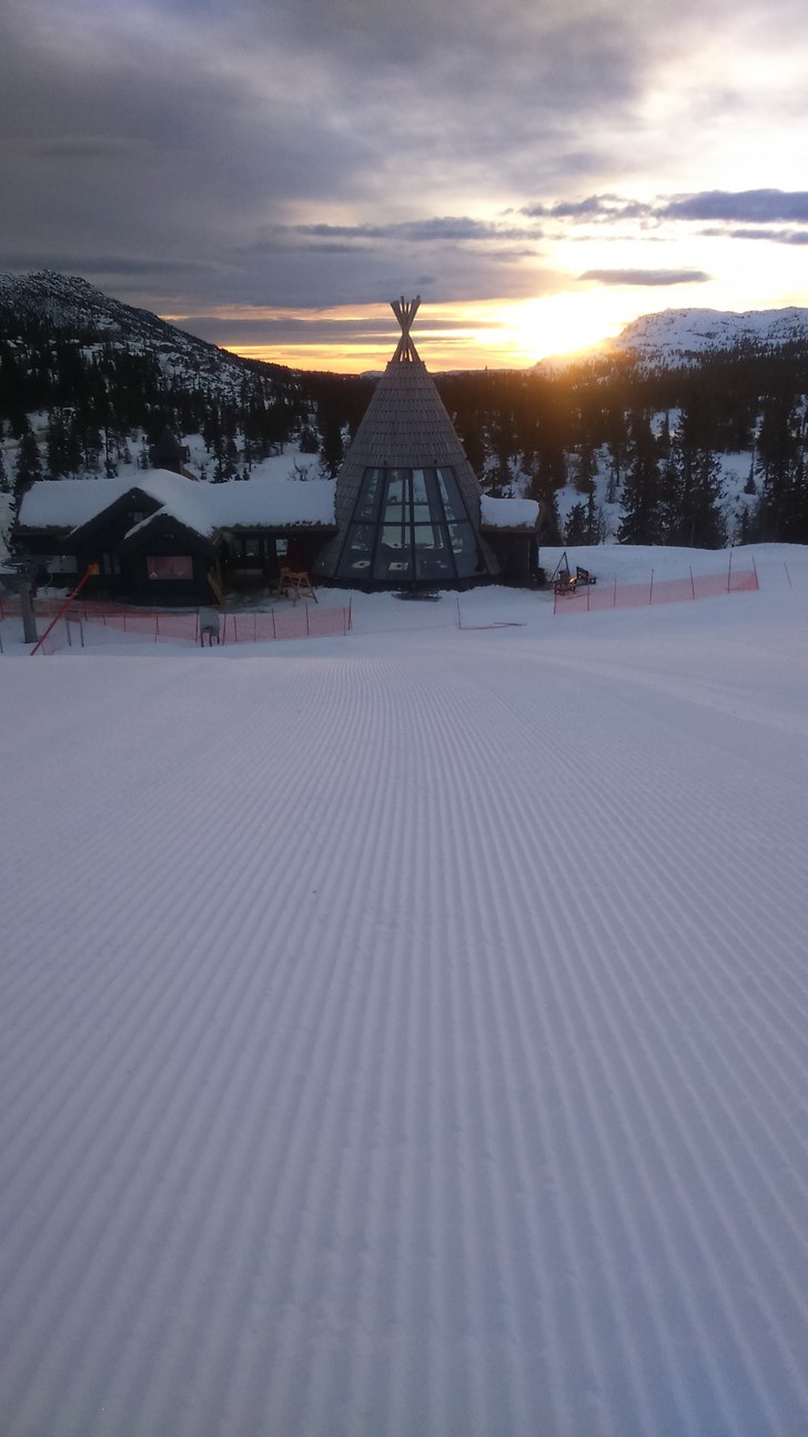 Fin start på dagen!
Heiser går og nedfarter prep.