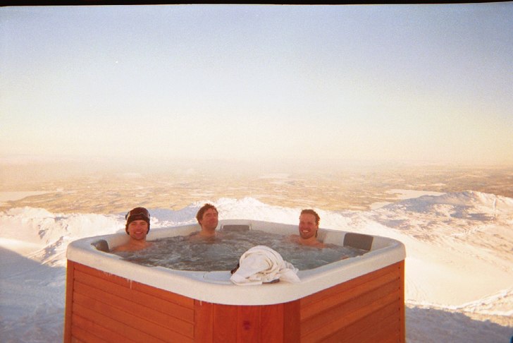 Fotning för pool reklam på Åre skutans topp. Foto: Nobba. Åkare: LARS URBAN MANGE.