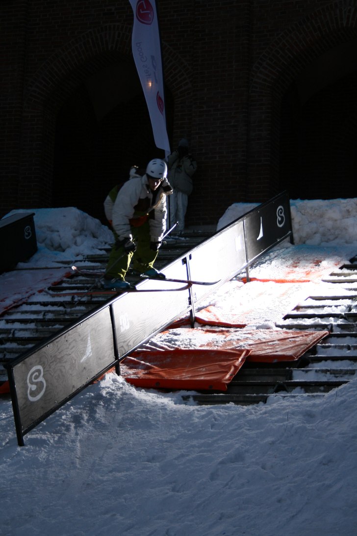Bättre sent än aldrig ;). Foto: Robin Davidsson. Åkare: Cristopher Hjälmeby.
