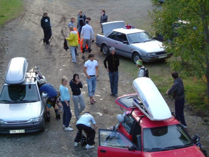 Vi blöta och kalla vid vattenhoppet.