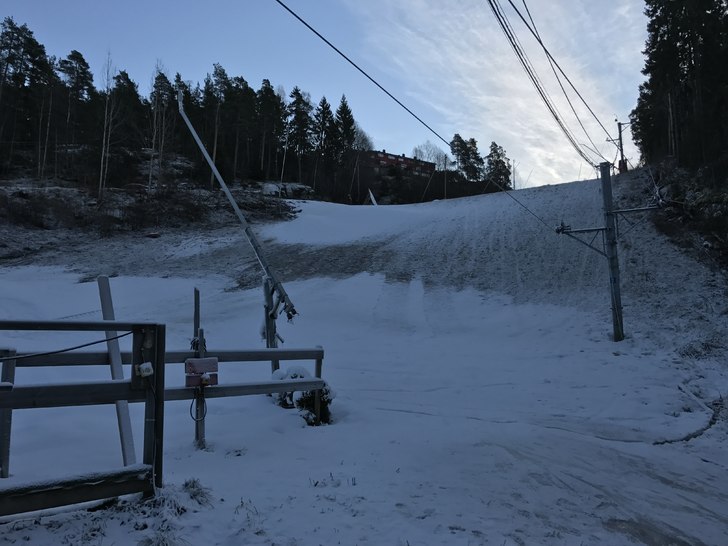 Venter på kulde
Vi har fått produsert litt snø .