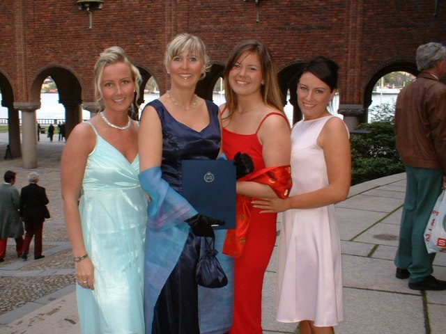 Diplomering i Stadshuset. Foto: Inger Syk. Åkare: Nette, Malin, Ulliz & Sparran.