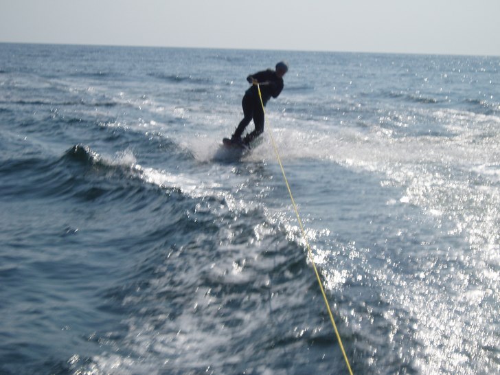 wakeboarding i gbgs skärgård. Åkare: Moi.