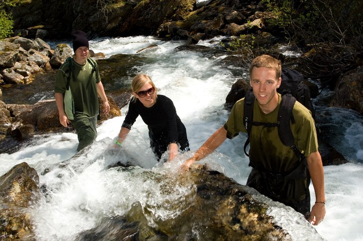vandring i fors upp över! grymt roligt men kkkkka. Foto: Frederik khile. Åkare: Elin, Jonas och peat med beito-aktiv.com.