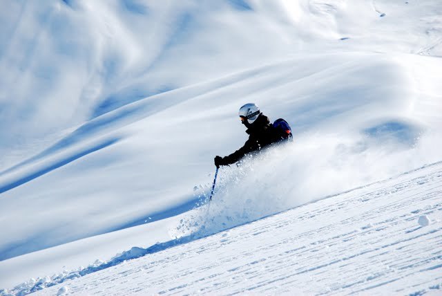 Heliskiing Uzbekistan. Foto: Tomasz Kaminski. Åkare: Wojciech Kaminski.