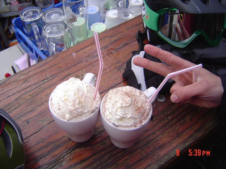 Zwei grosse chokladen mit Brännvin!. Foto: Martin Wikström.