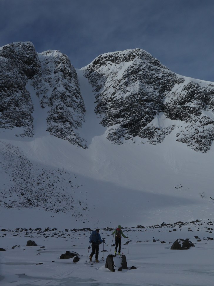 Rullevare till höger, Aronskis ränna/Vierranvár. Foto: tryggve tirén.