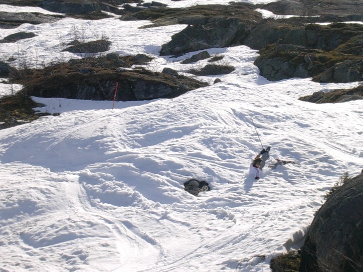 Jag ramlar! är lite to noob på skidor :/. Foto: Farsan. Åkare: Jesper.