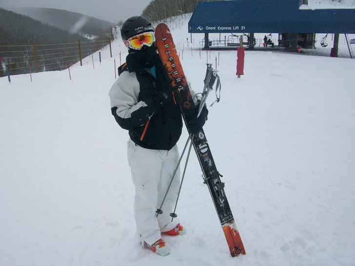 Vail+ nyöppnade back bowls+ new powder= Dynastar. Foto: HMM. Åkare: jag igen?.