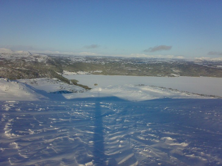 Baksidan nice offpist när man kommer ner i skogen. Foto: Mats.
