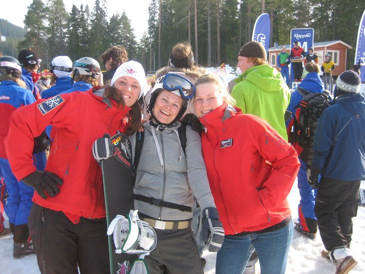 Brudar på Ski Cross RM i Kläppen. Foto: -. Åkare: Emma, Charli o Soobie.