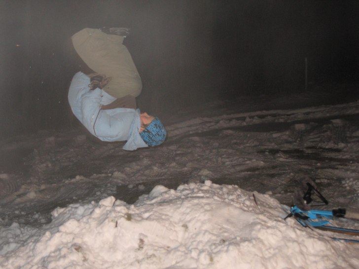 Front flip av bob. Foto: August. Åkare: Niklas.