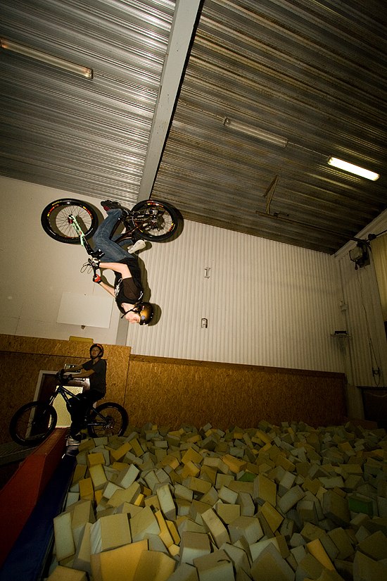 backflip. Foto: Kenneth Einars. Åkare: Alexander Bäckvall.