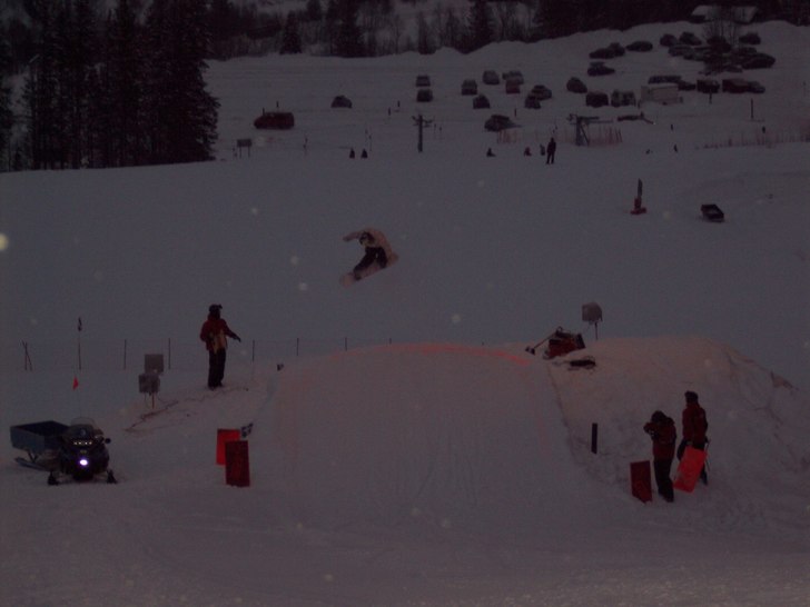RailarN kan även vara hopparN om han vill! fs cor. Foto: Maria Bagge. Åkare: Peter Lindström.
