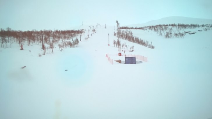 lørdag 304
Ytligere 15 cm med nysnø. Så her er .