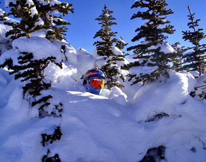 Uppe på Standish en härlig puderdag. Foto: Emelie Persson. Åkare: Thomas Røn Jensen.